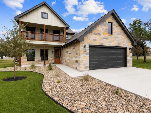 181 DEERWOOD CIR, Bandera, TX 78003