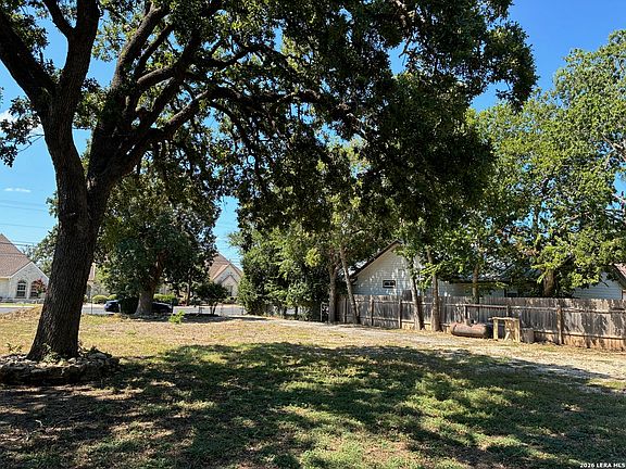 4th image of 314 E Bandera LOT 12