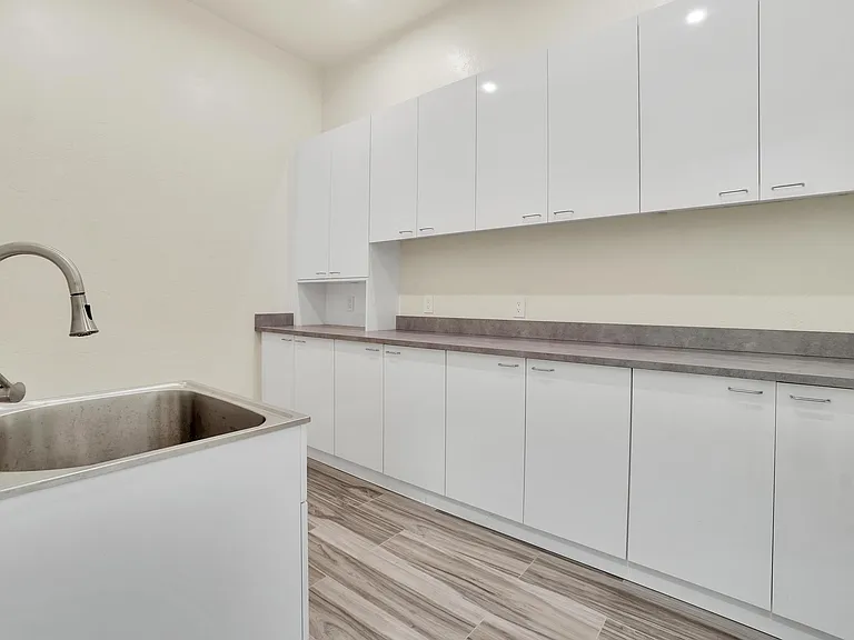 5580 Country Club Dr — Photo 24
