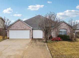 1205 S 35th St, Broken Arrow, OK 74014