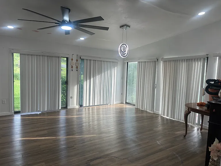 1000 Logan Rd — Photo 2