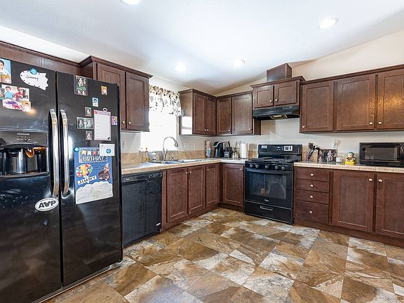 4th image of 1931 Meats Ave #163