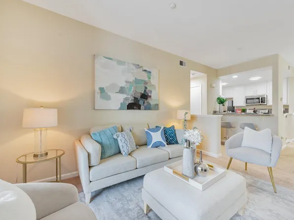 601 Arcadia Ter Unit 205, Sunnyvale, CA 94085