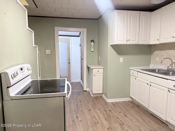 119 S Poplar St, Mount Carmel, PA 17851
