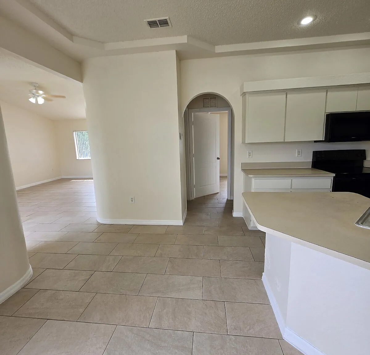3 bed, 2.0 bath, $2,000 — Photo 3