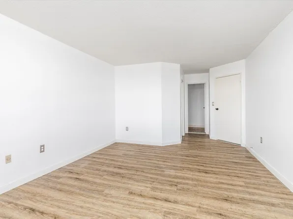 1705 Harmon Cove Tower image 25 of 49