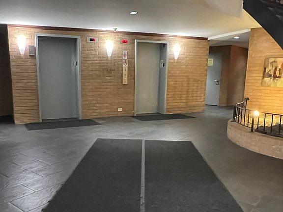 3rd image of 900 Sunset Dr Unit 611