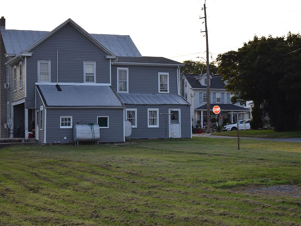 2nd image of 516 Chestnut St