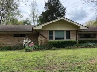 895 Fairview Rd SW, Camden, AR 71701