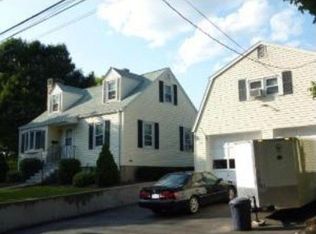 22 Greer St, Waltham, MA 02452