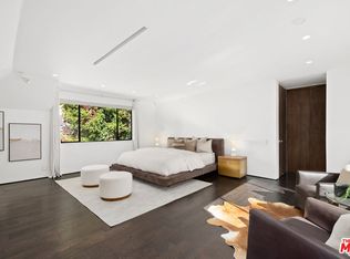 10558 Fontenelle Way, Los Angeles, CA 90077