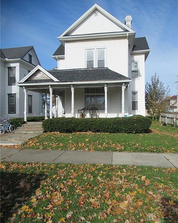 1st image of 320 E 5th St