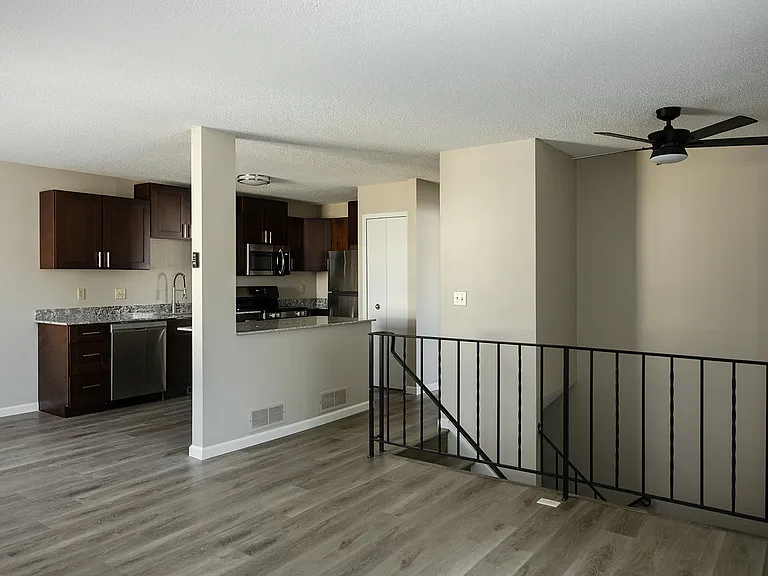 Court Place Townhomes — Photo 11