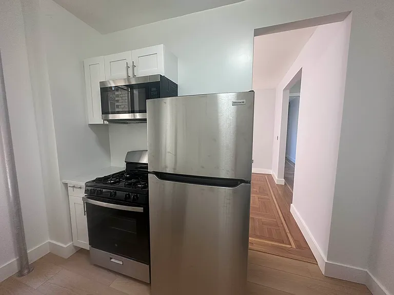 500 Fort Washington Ave #D21 — Photo 2