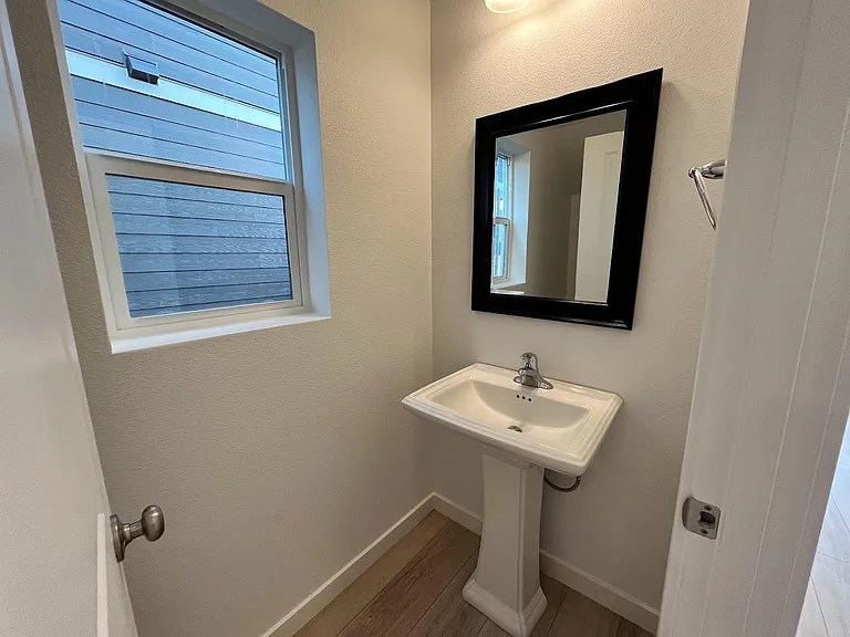 2821 S Magnolia Dr — Photo 9
