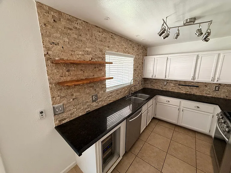 2372 Beaver Bay Ct — Photo 14