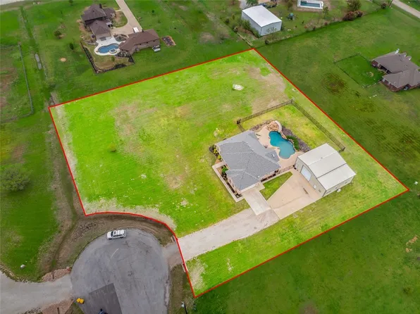 2330 Autumn Breeze Dr, Sanger, TX 76266