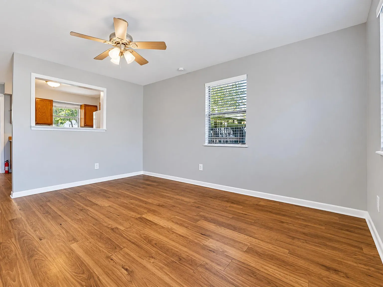 2 bed, 1.0 bath, 875 sqft, $1,600 — Photo 4