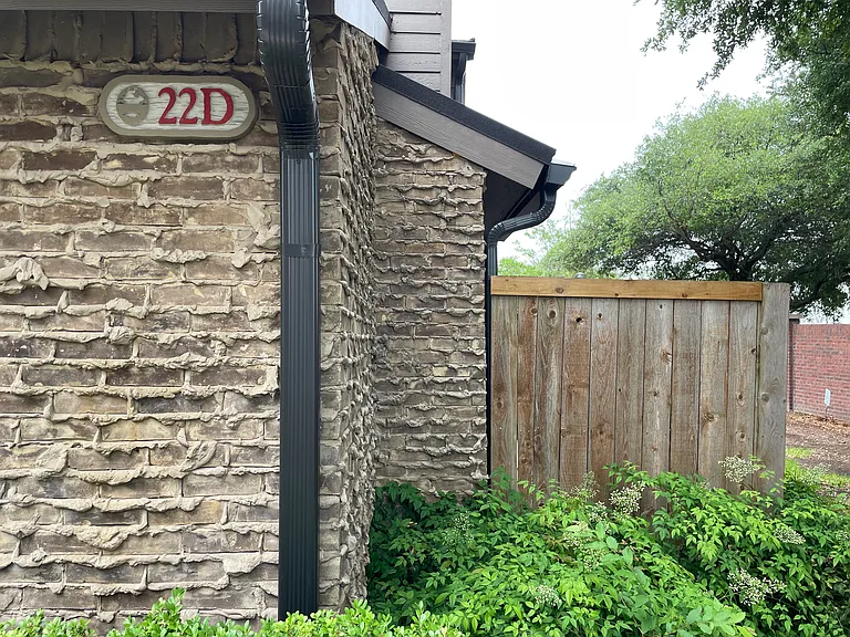 333 Melrose Dr #22D — Photo 25