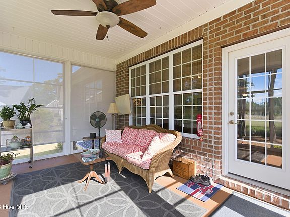 5th image of 406 Longmeadow Drive