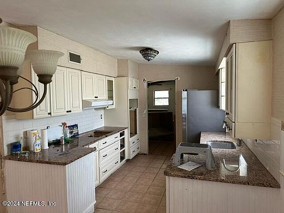 5th image of 1420 LOSTARA Avenue W