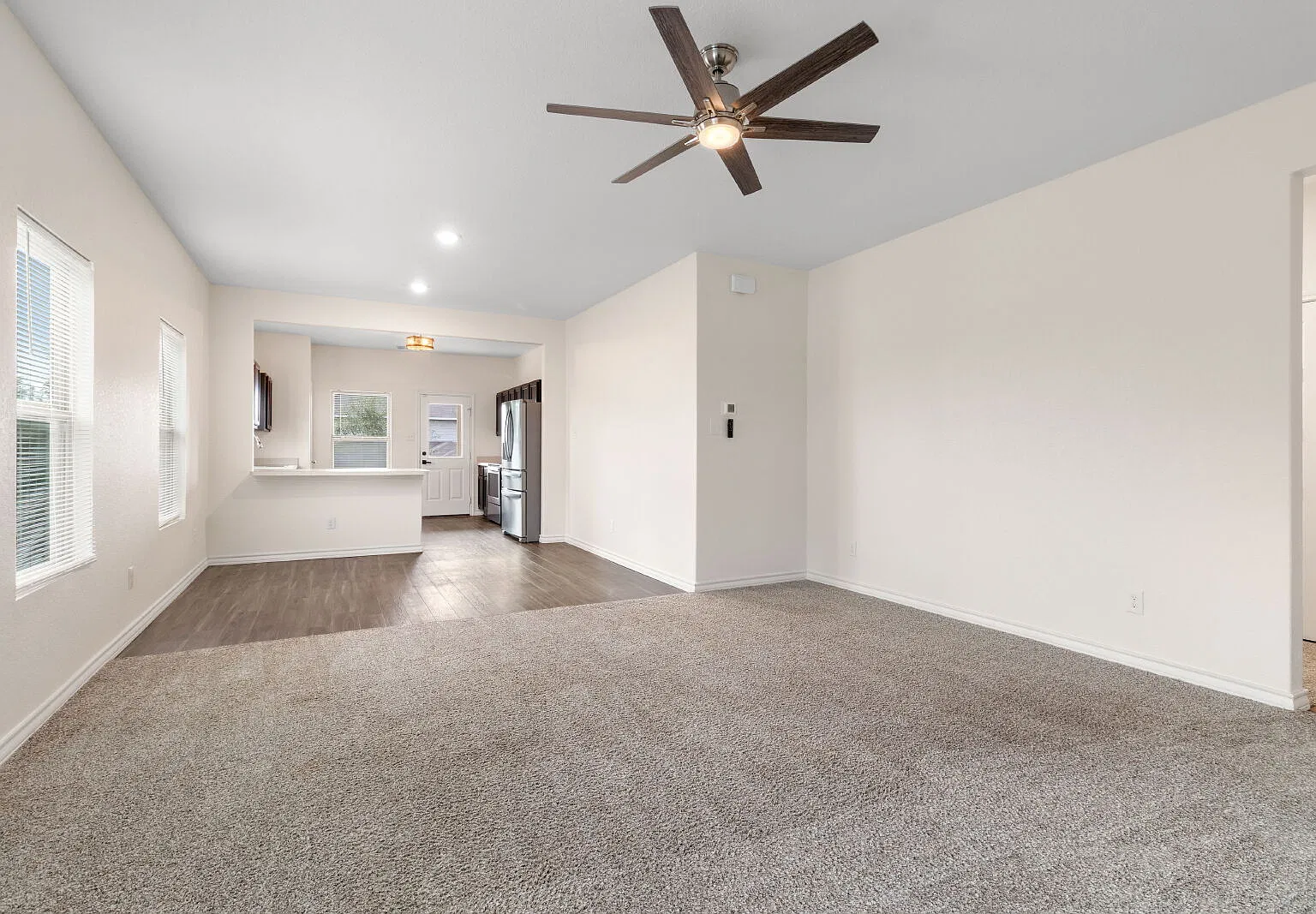 4 bed, 2.5 bath, 2002 sqft, $1,895 — Photo 4