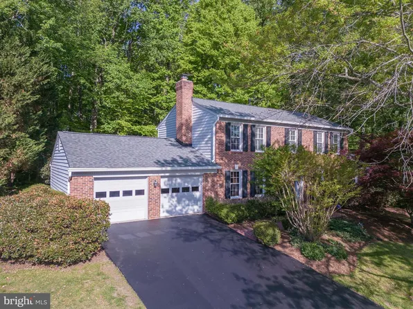 7706 Lakeloft Ct, Fairfax Station, VA 22039