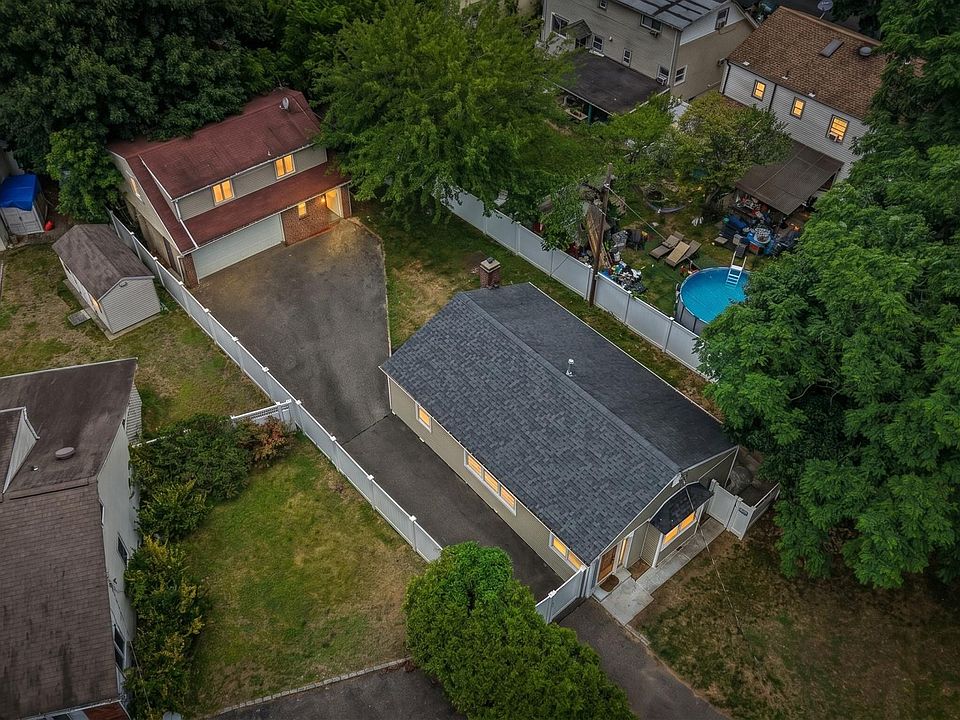 1st image of 185 E 17th Street