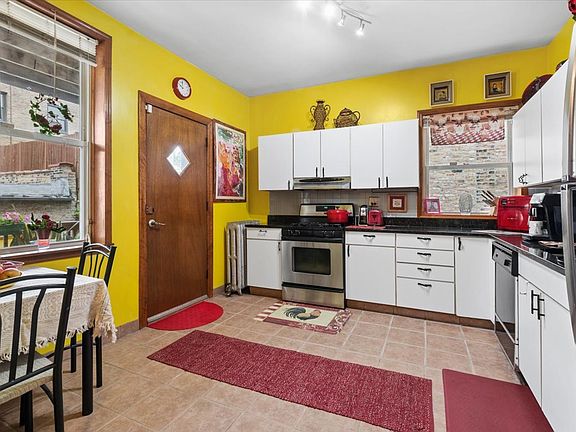 5th image of 4417 N Malden St #1S