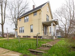 1742 3rd St NE, Canton, OH 44704