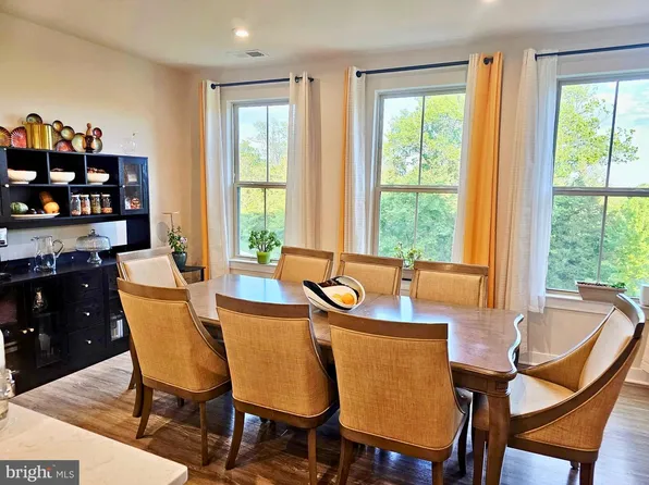 24750 Monk Meadows Ter, Sterling, VA 20166