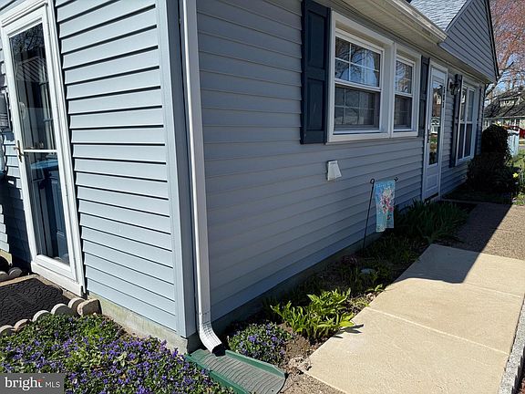 4th image of 583 Arbor Rd