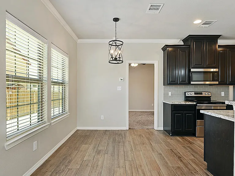 401 Ash St #B — Photo 10