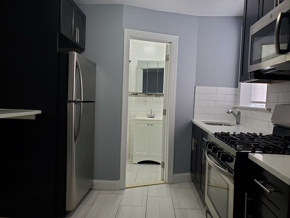 2nd image of 153-155 Avenue E #1E