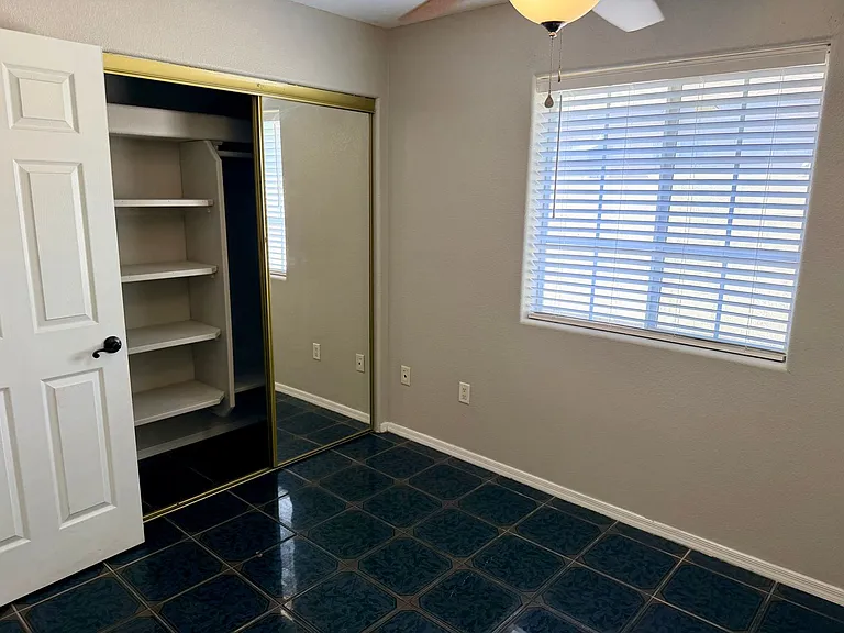 2013 E Mendez St — Photo 11