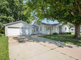 537 E Prospect St, Geneseo, IL 61254