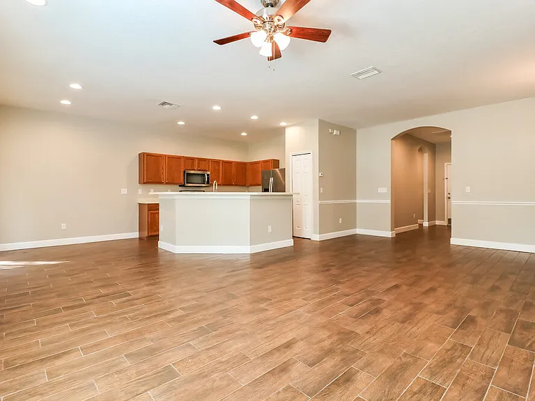 742 Star Pointe Dr — Photo 3