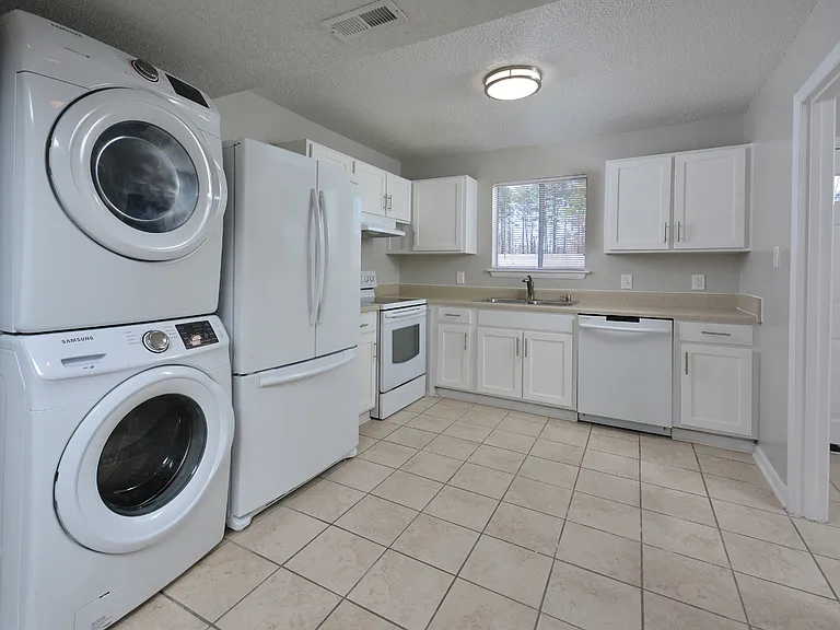 Pine Ridge Apartments — Photo 66