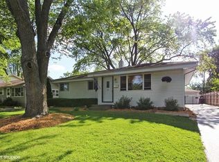 635 Pierce Ct, Grayslake, IL 60030