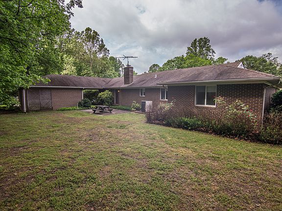 4th image of 39630 Margaret Ct