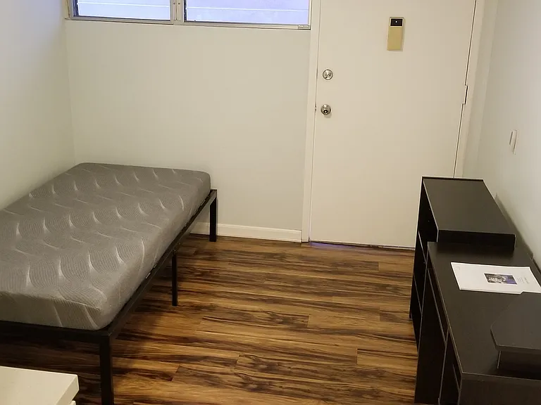 419 Keoniana St #405 — Photo 3