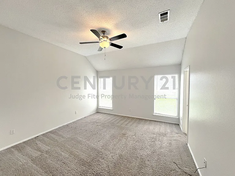 112 Walnut Ln — Photo 9