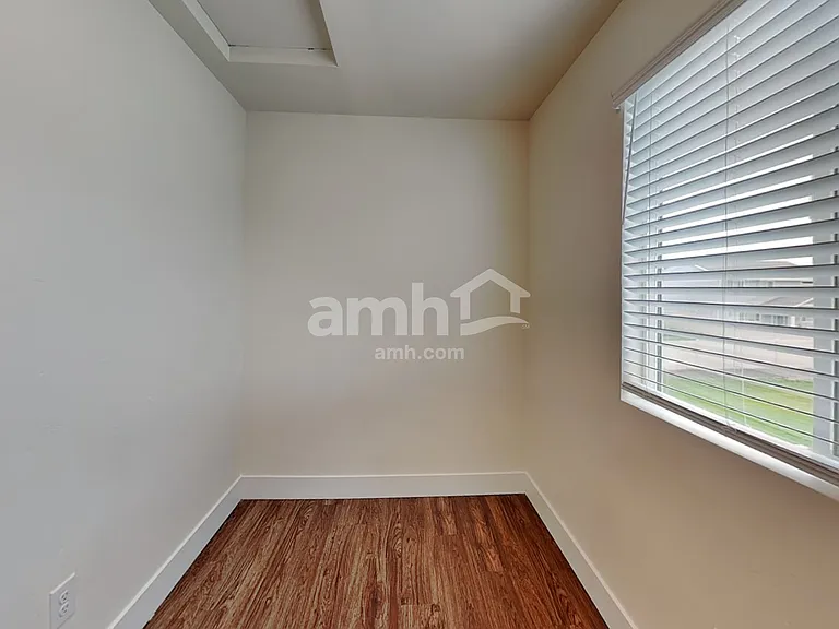 9472 W Chino St — Photo 8