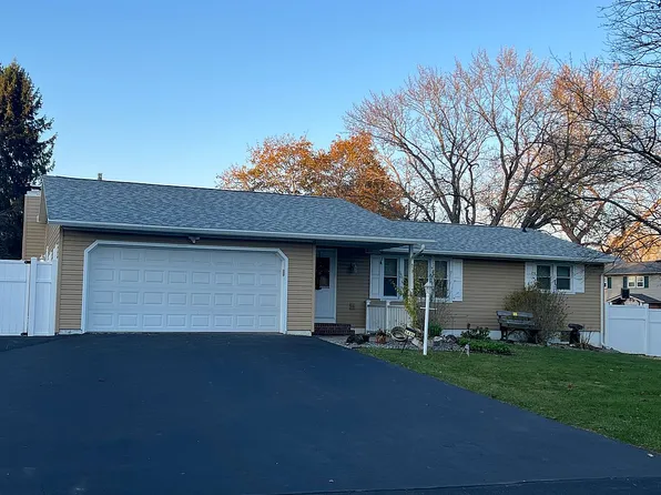 5435 Edward St, North Syracuse, NY 13212