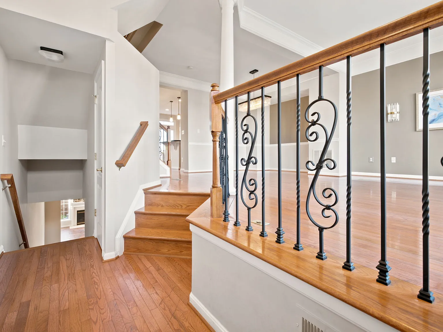 4 bed, 2510 sqft, $3,200 — Photo 3