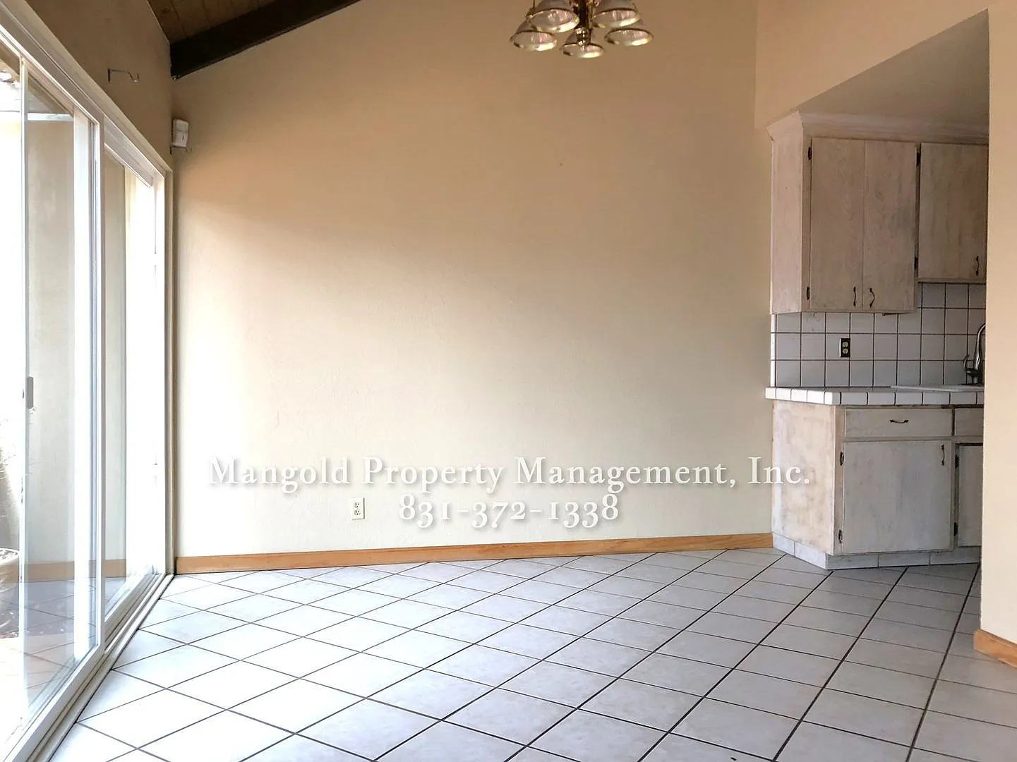 Charming 2-Bed 1-Bath Home on Cul-de-Sac — Photo 4