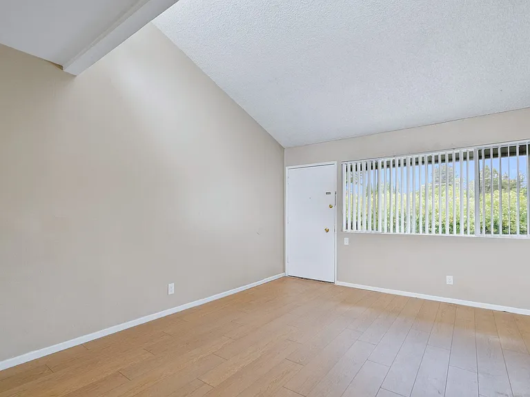 Hidden Creek Apartments — Photo 22