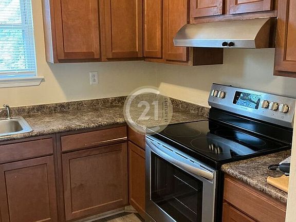 5th image of 2905 Llewellyn Ave APT 4