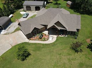 11647 E Robin Rd, Midwest City, OK 73130