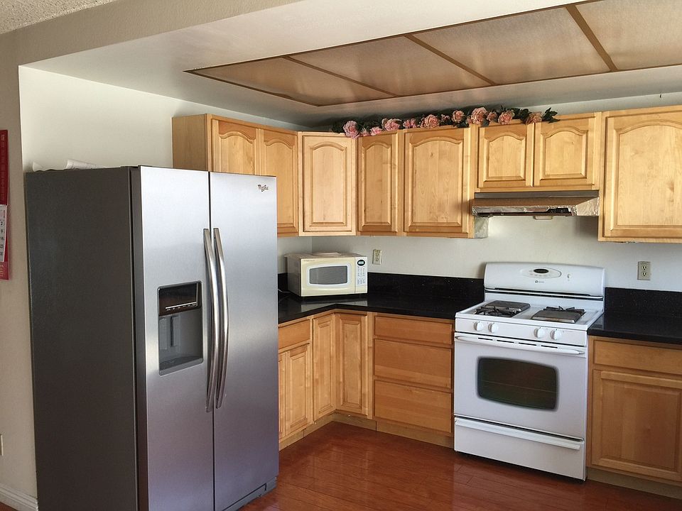 1st image of 4829 Agnes Ave Unit A